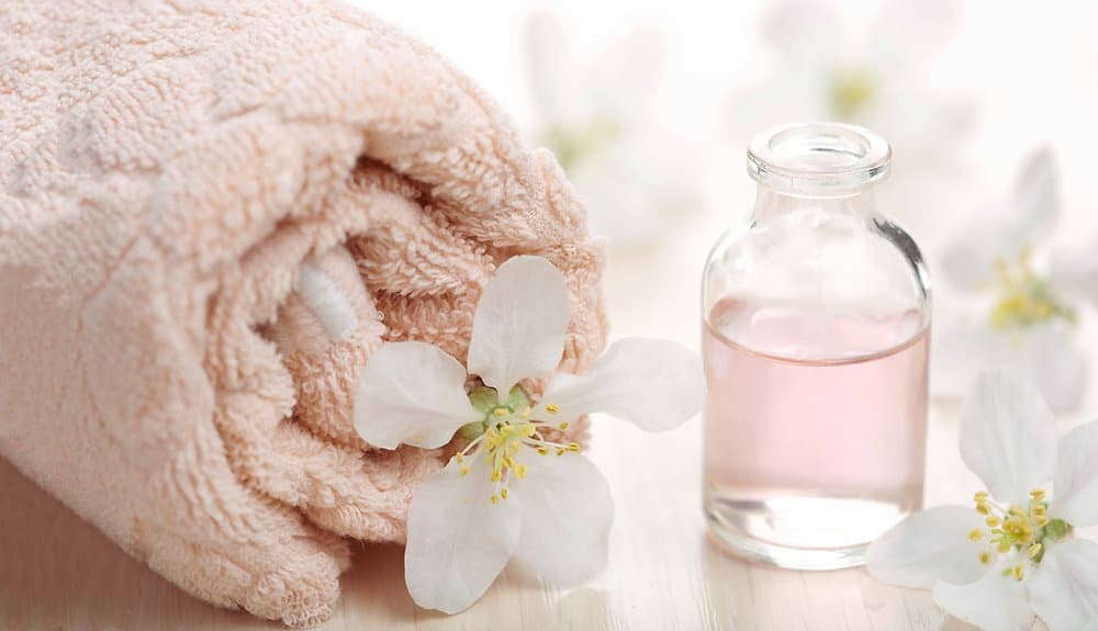 From Skin to Soul: How Aromatherapy Enhances Your Beauty Routine