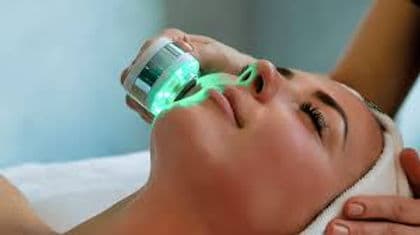 How LED Light Therapy Enhances Your Skincare Routine